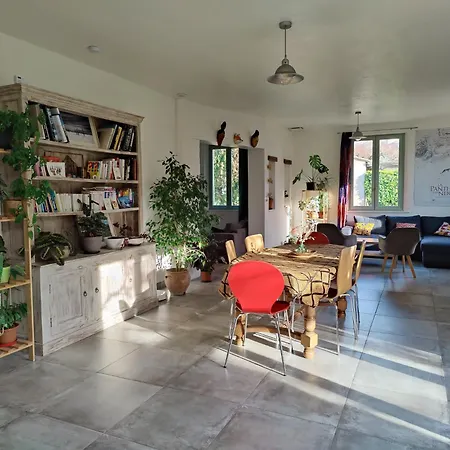 Maison Avec Parcelle Arborée *